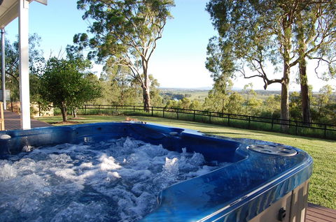 Cadair Cottages - Queensland Tourism 12