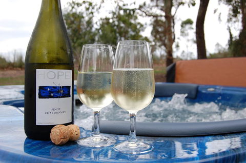 Cadair Cottages - Queensland Tourism 13