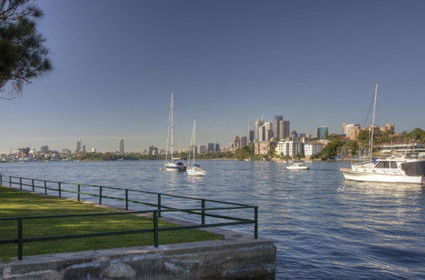 Summery, Spacious 4 Bed Home In Kurraba Point - QLD Tourism 20
