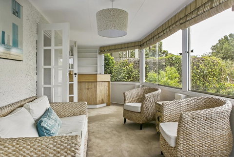 Summery, Spacious 4 Bed Home In Kurraba Point - QLD Tourism 2