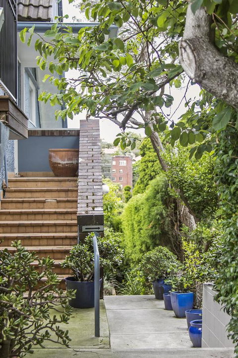 Summery, Spacious 4 Bed Home In Kurraba Point - QLD Tourism 15