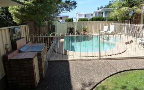 Mollymook Surfbeach Motel & Apartments - QLD Tourism 14