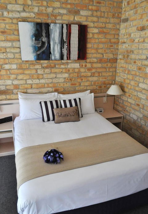 Mollymook Surfbeach Motel & Apartments - QLD Tourism 6