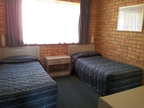 Mollymook Surfbeach Motel & Apartments - QLD Tourism 38
