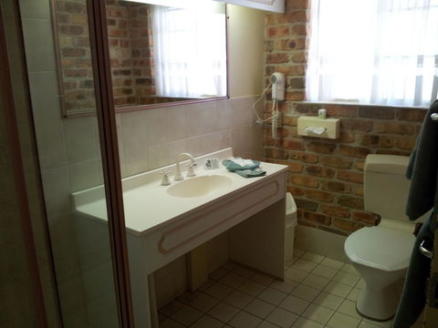 Mollymook Surfbeach Motel & Apartments - QLD Tourism 39