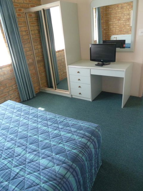 Mollymook Surfbeach Motel & Apartments - QLD Tourism 37