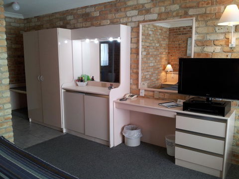 Mollymook Surfbeach Motel & Apartments - QLD Tourism 19