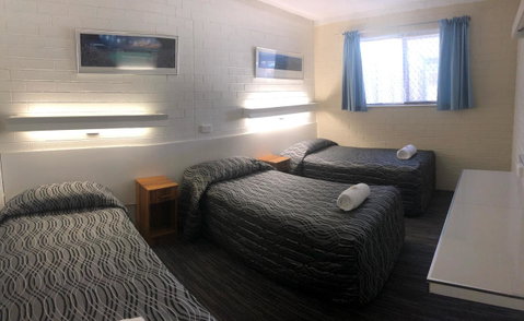Coastal Bay Motel - QLD Tourism 21
