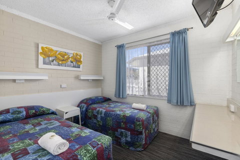 Coastal Bay Motel - QLD Tourism 15