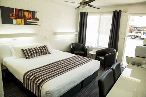 Coastal Bay Motel - QLD Tourism 27