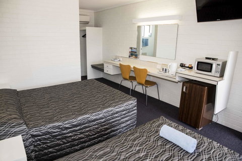 Coastal Bay Motel - QLD Tourism 29
