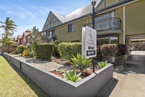 Coastal Bay Motel - QLD Tourism 4