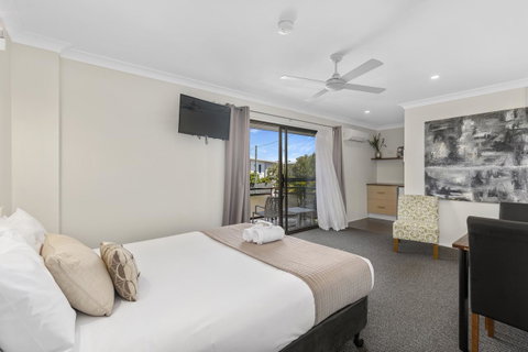 Coastal Bay Motel - QLD Tourism 2