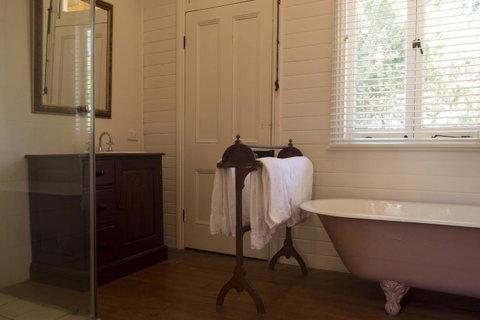 Hillview Heritage Hotel - QLD Tourism 5