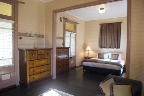 Hillview Heritage Hotel - QLD Tourism 36