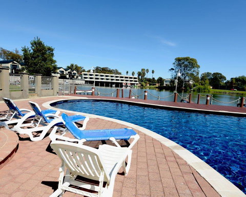 Yarrawonga Waterfront Apartments - Queensland Tourism 10