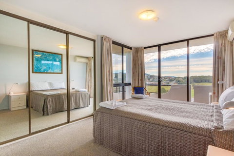 Pacific Towers Beach Resort - QLD Tourism 38
