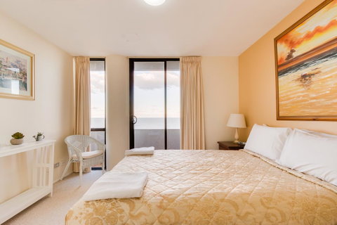Pacific Towers Beach Resort - QLD Tourism 17