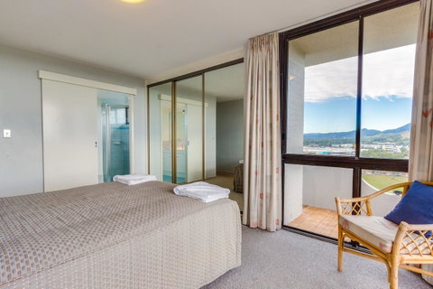 Pacific Towers Beach Resort - QLD Tourism 35