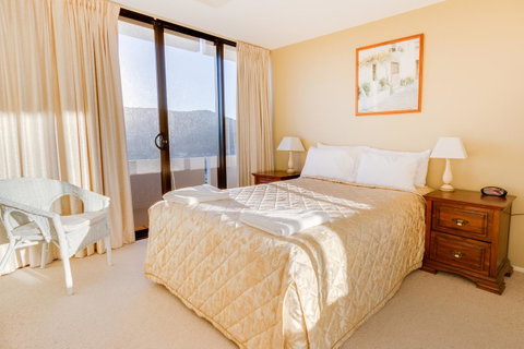 Pacific Towers Beach Resort - QLD Tourism 20