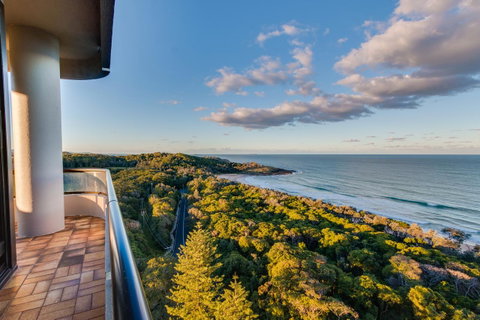 Pacific Towers Beach Resort - QLD Tourism 25