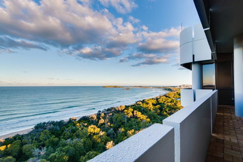 Pacific Towers Beach Resort - QLD Tourism 11