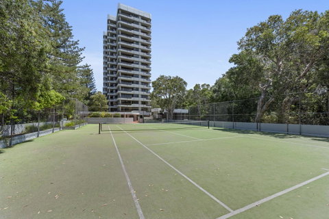 Pacific Towers Beach Resort - QLD Tourism 13