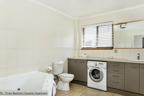 The Terraces Main Beach - Queensland Tourism 43