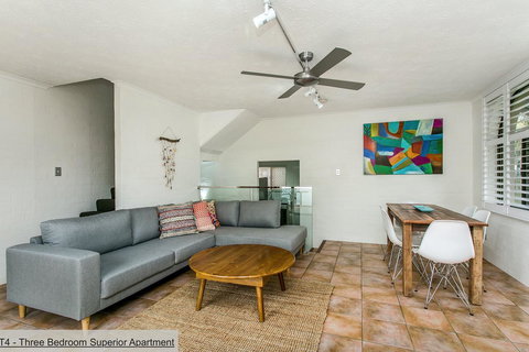 The Terraces Main Beach - Queensland Tourism 13