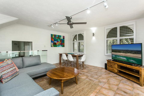 The Terraces Main Beach - Queensland Tourism 7