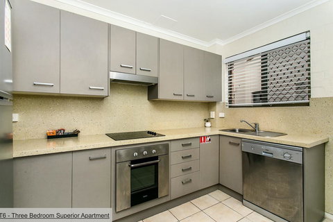 The Terraces Main Beach - Queensland Tourism 41