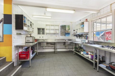 Summer House Kings Cross - QLD Tourism 11