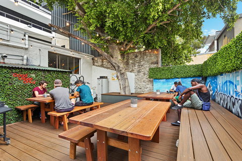 Summer House Kings Cross - QLD Tourism 0