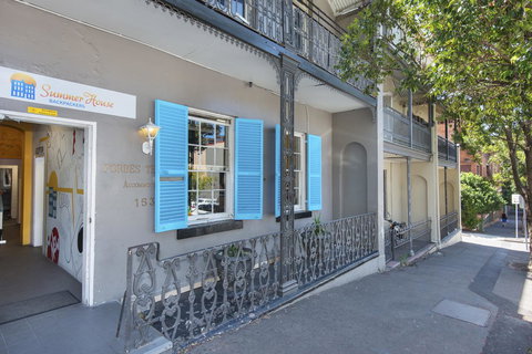 Summer House Kings Cross - QLD Tourism 6