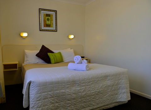 Beach House Holiday Apartments - Queensland Tourism 5