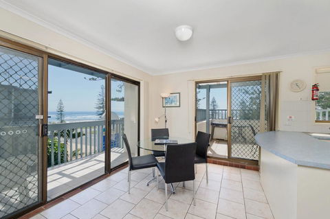 Beach House Holiday Apartments - Queensland Tourism 21