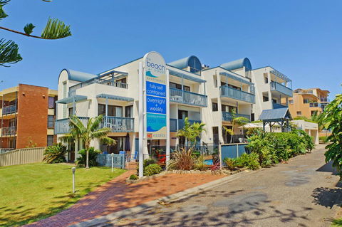 Beach House Holiday Apartments - Queensland Tourism 13