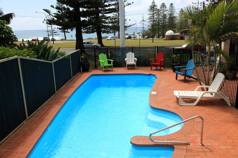Beach House Holiday Apartments - Queensland Tourism 2