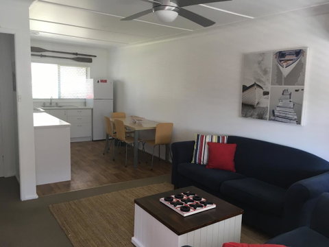 Tomaree Lodge - QLD Tourism 1
