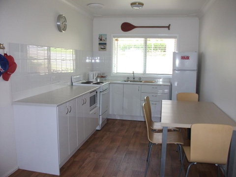 Tomaree Lodge - QLD Tourism 2
