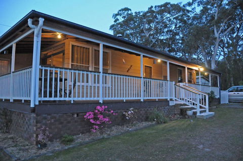 Bush & Bay Cottage - QLD Tourism 18