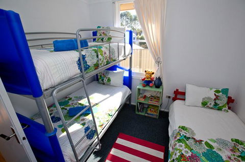 Bush & Bay Cottage - QLD Tourism 21