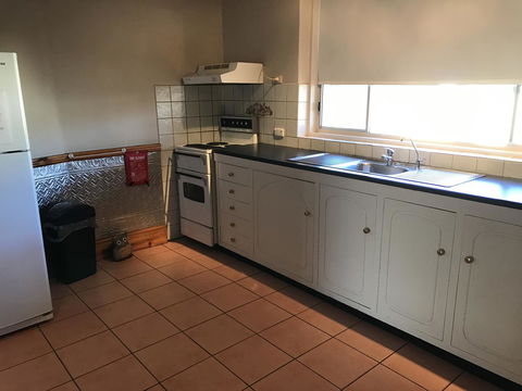 Jadan Cottages - Queensland Tourism 13