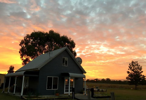 Madigan Wine Country Cottages - Queensland Tourism 15
