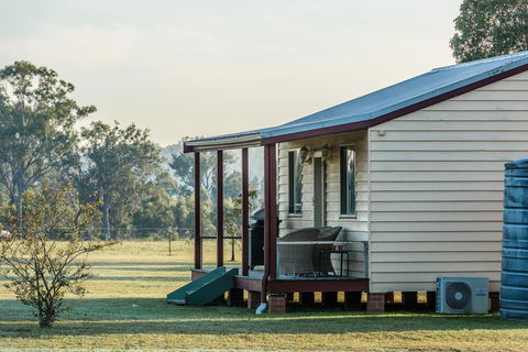 Madigan Wine Country Cottages - Queensland Tourism 35