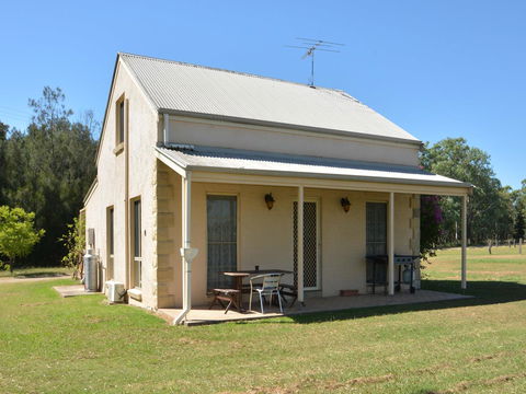 Madigan Wine Country Cottages - Queensland Tourism 41