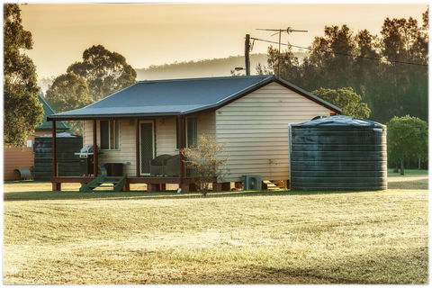 Madigan Wine Country Cottages - Queensland Tourism 33