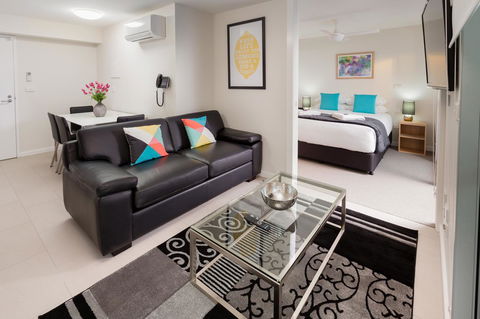 Hamilton Executive Apartments - QLD Tourism 12