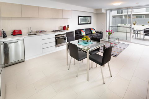 Hamilton Executive Apartments - QLD Tourism 30