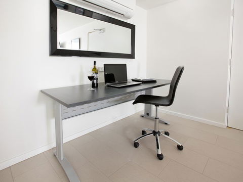 Hamilton Executive Apartments - QLD Tourism 34